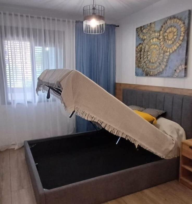 737